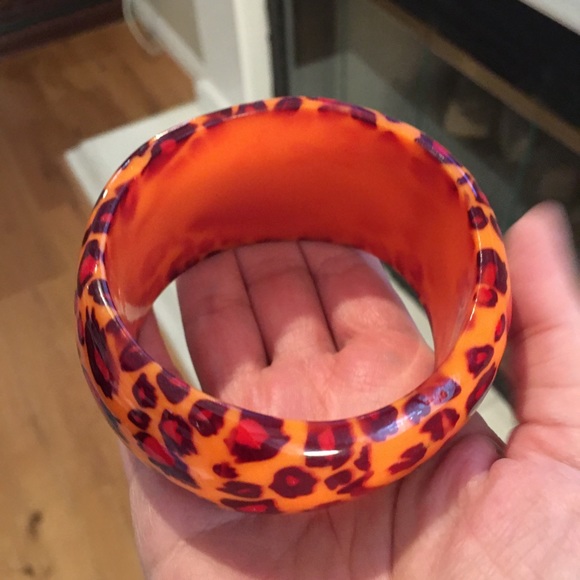 Orange leopard pattern lucite wide bracelet bangle - Picture 5 of 6